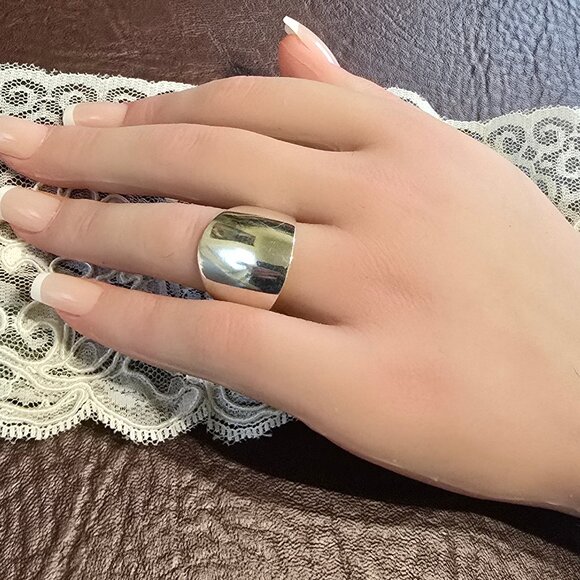 Lia Sophia Silver Screen Dome Ring (Silver Tone) - Picture 1 of 9